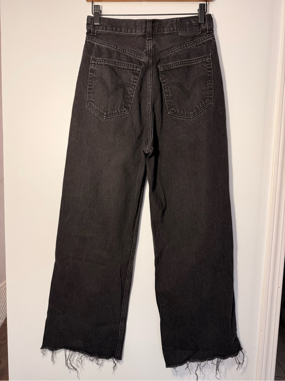 LEVI'S Denim High Loose Jean in Trainwreck size 26 - Picture 5 of 11